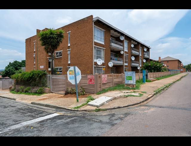 2 BEDROOM APARTMENT FOR SALE IN ALBERTON NORTH